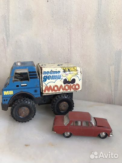 Машинка жестяная Молоко, Леопольд.СССР