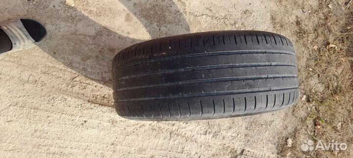 Kumho Ecsta HS51 235/55 R17