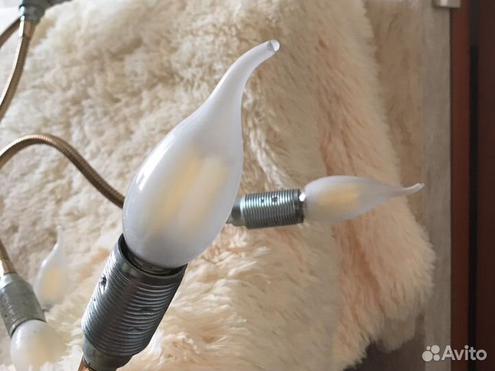 Люстры рожковые с галогеновыми лампами 2 шт