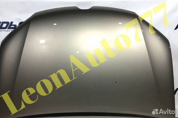 Капот на Renault Logan 2 2015 красный