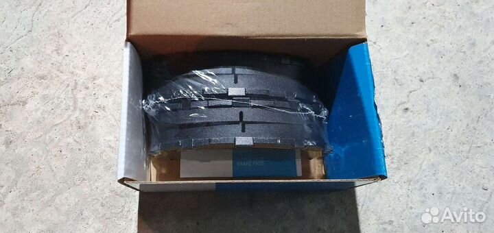 Тормозные колодки переднии zekkert BS-2683