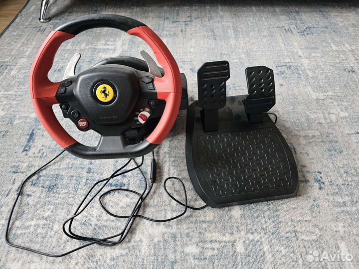 Игровой руль с педалями