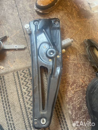 Стеклоподъемник задний левый range rover l322