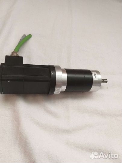 Серводвигатель lenze mdsksrs020Z13