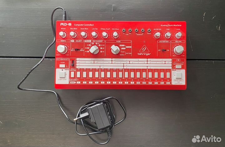 Драм-машина Behringer RD-6