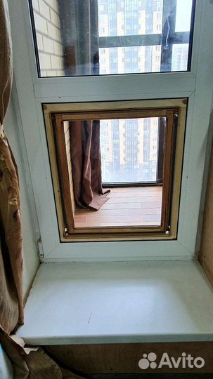 Дверца (лаз) для собак и кошек в балконную дверь