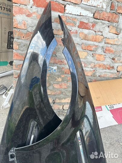 Крыло переднее левое