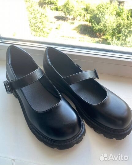 Ботинки женские 38 размера кожаные новые