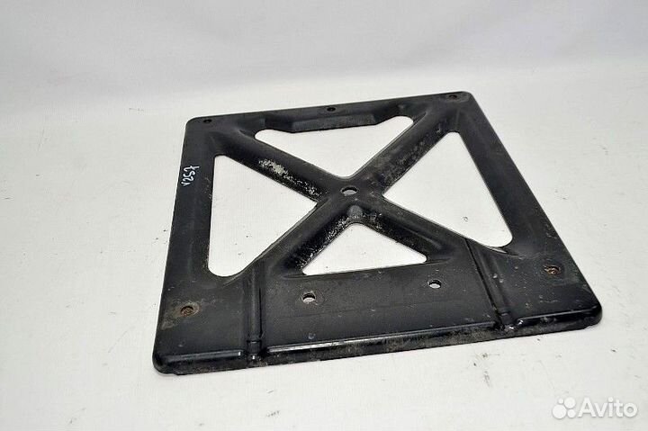 Кронштейн крыла переднего моста, правый volvo FH