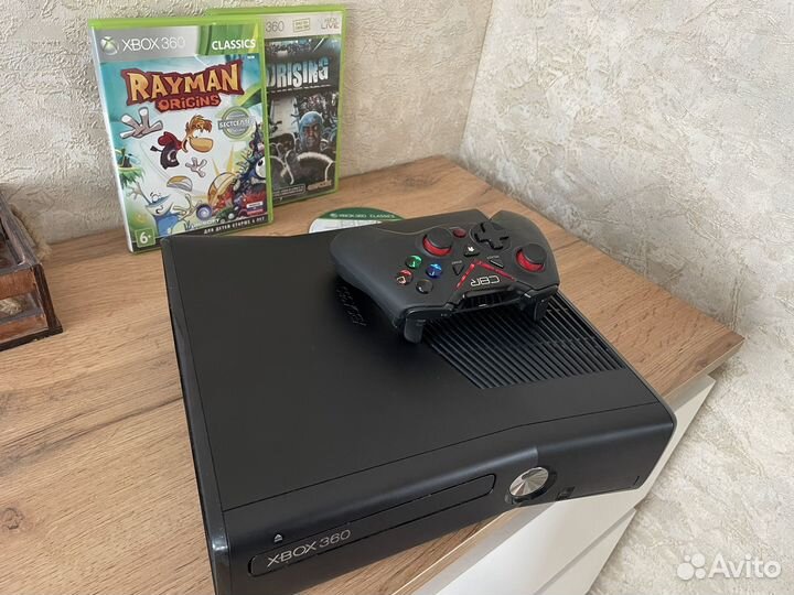 Xbox 360 slim с дисками