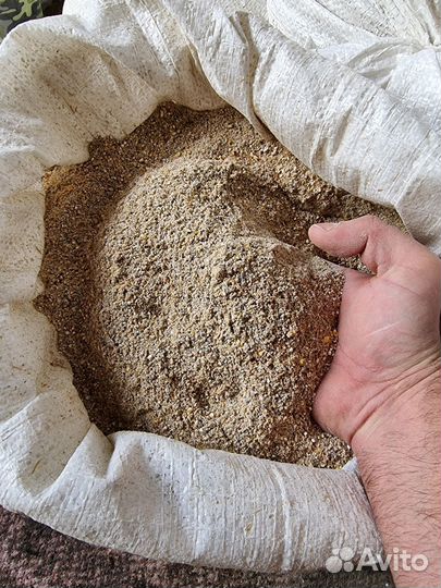 Комбикорм (Пшеница, овёс,кукуруза, семечка )