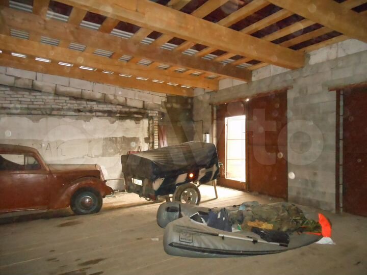 Гараж, > 30 м²