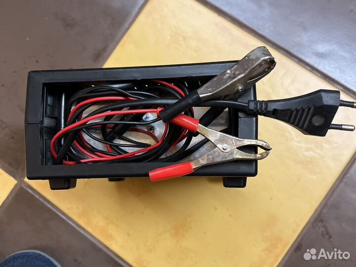 Зарядное устройство для аккумуляторных батарей