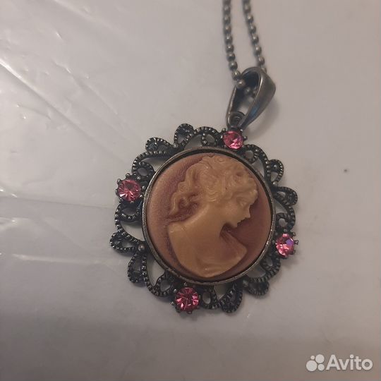 Кулон камея