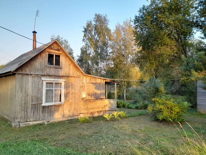 Дом 21,2 м² на участке 10 сот.