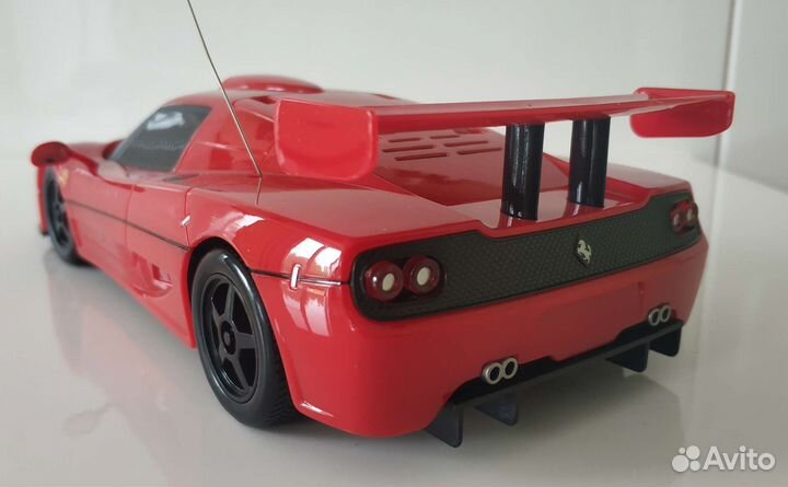 Модель ferrari 1/20