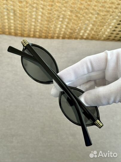 Солнцезащитные очки miu miu новые