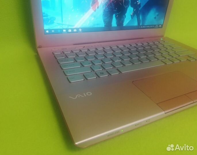 Sony 4 ядра Core i3-2310M 2.1 ггц/HD 7400M-512мб