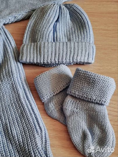 Комплект на выписку вязаный новый