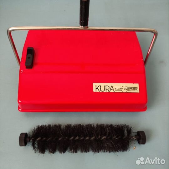 Механическая щетка для ковров