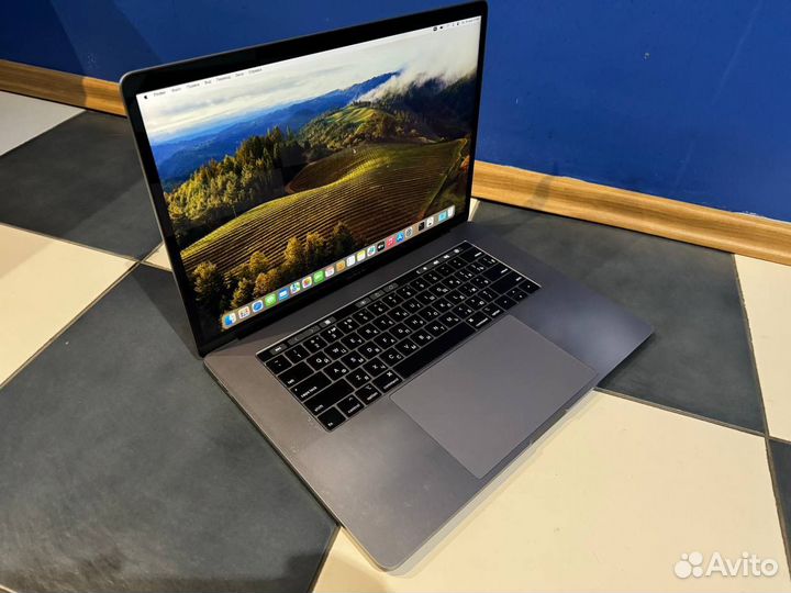 MacBook Pro 15 2019 i7 16GB 256SSD