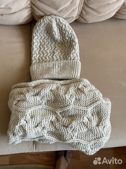 Женская шапка, шарф, снуд