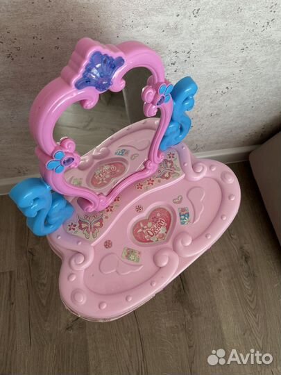 Детский туалетный столик