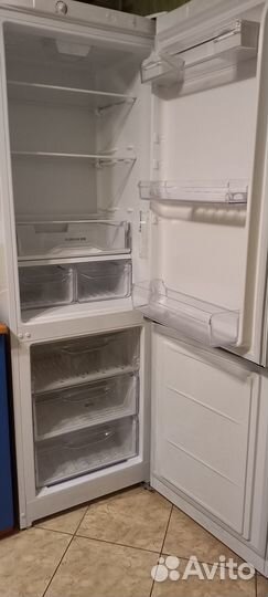 Холодильник indesit