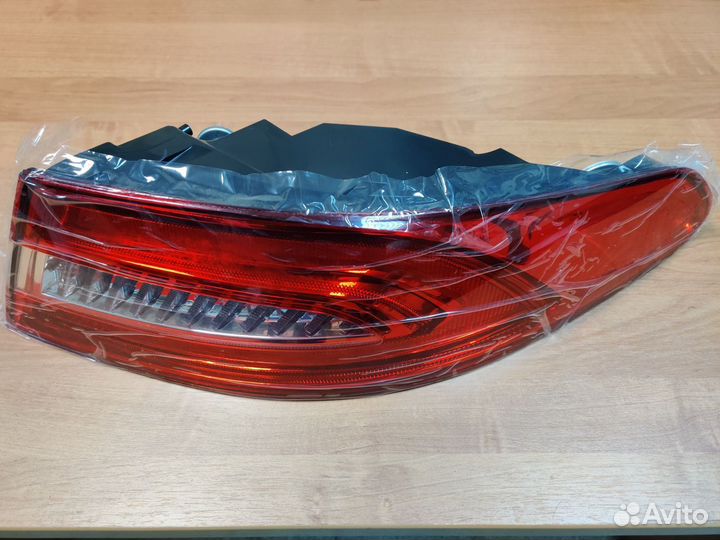 Фонарь задний правый внешний Jaguar XF