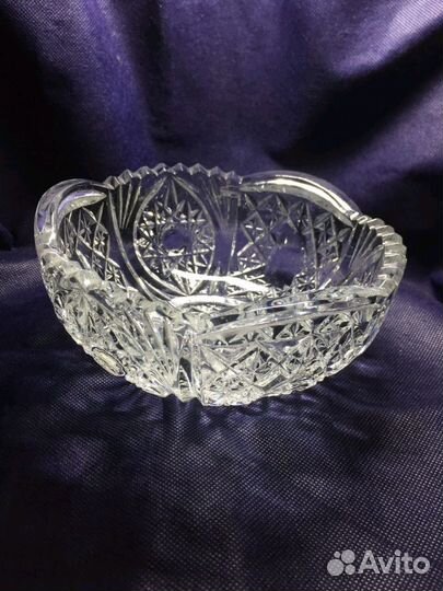 Хрустальные вазы и салатники