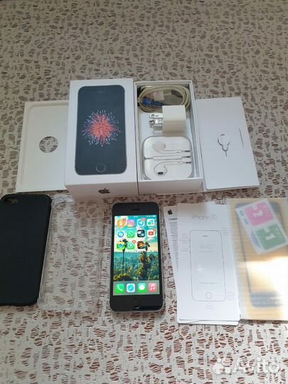 iPhone SE, 128 ГБ