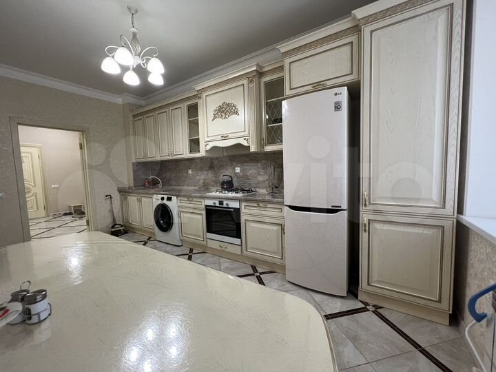 2-к. квартира, 71 м², 1/4 эт.