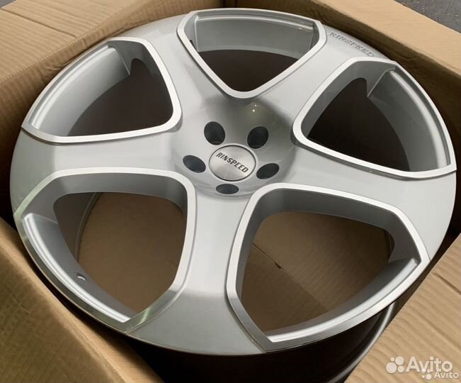 Диски на Audi Ауди Q7 R22