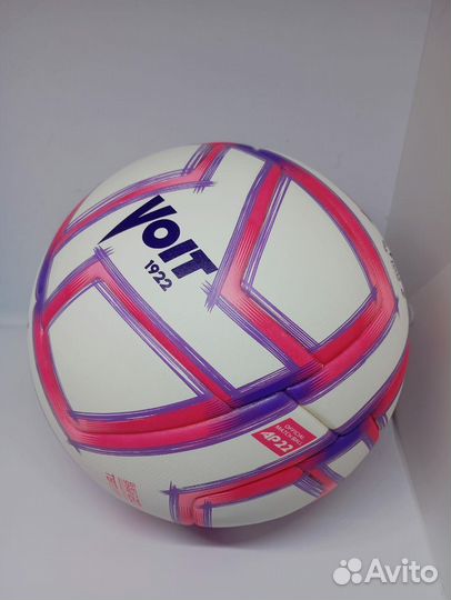 Футбольный мяч Voit
