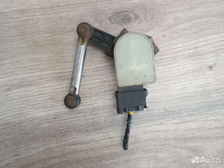 Датчик регулировки дорожного просвета ford focus 1