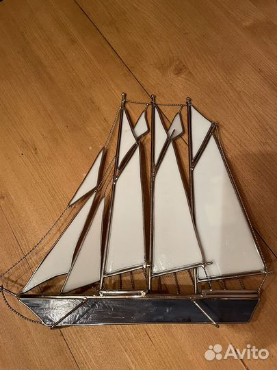 Прусник со стеклянными парусами