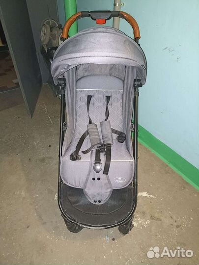 Прогулочная коляска трость