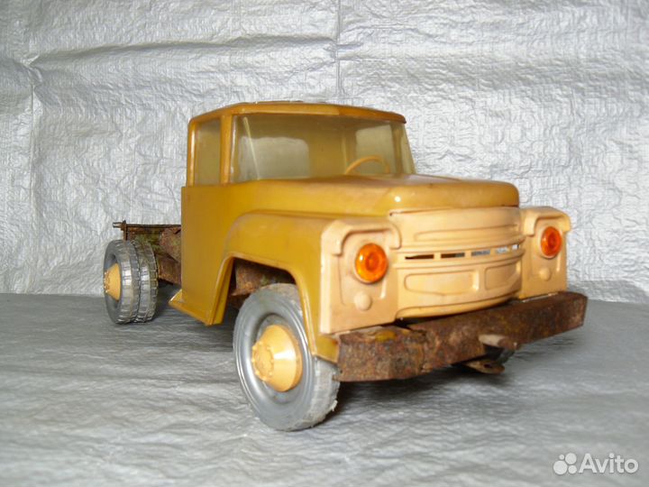 Игрушки СССР под восстановление.Грузовики