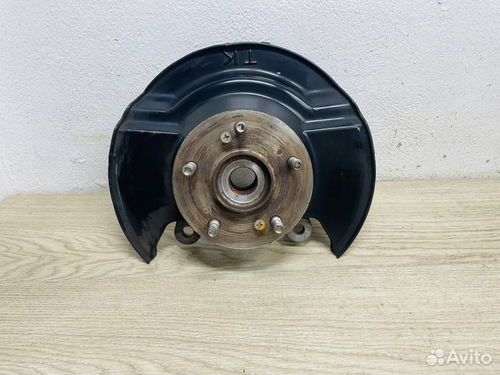 Кулак передний правый Honda CR-V 3 RE