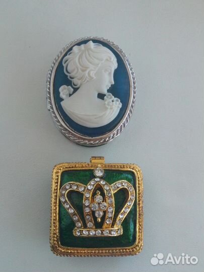 Шкатулочка таблетница Геральдика Англия 1970 годы