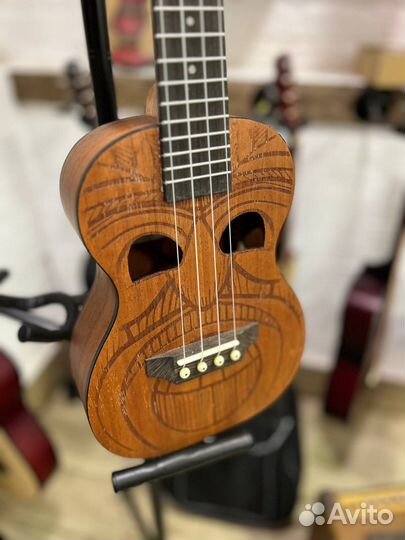 Укулеле с чехлом