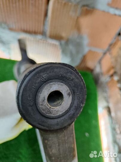 Рычаг передний Volkswagen Passat B6