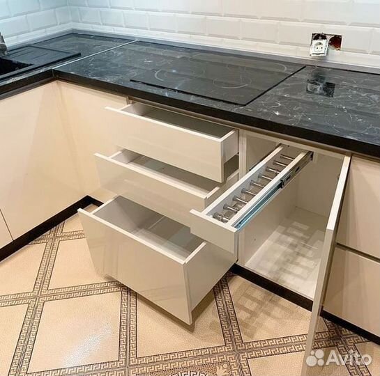 Кухни на заказ. Своё производство