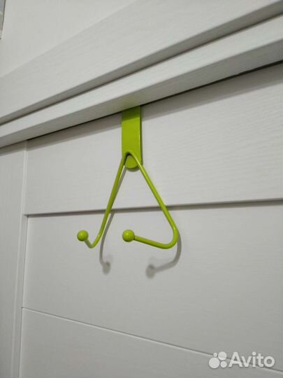 Крючки на дверь