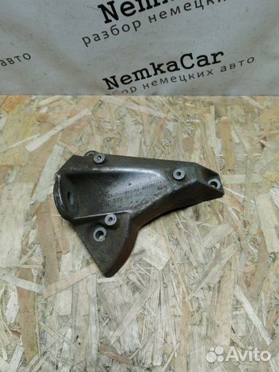 Кронштейн кпп Audi A6 C5 C5 2.4 ALF 1998