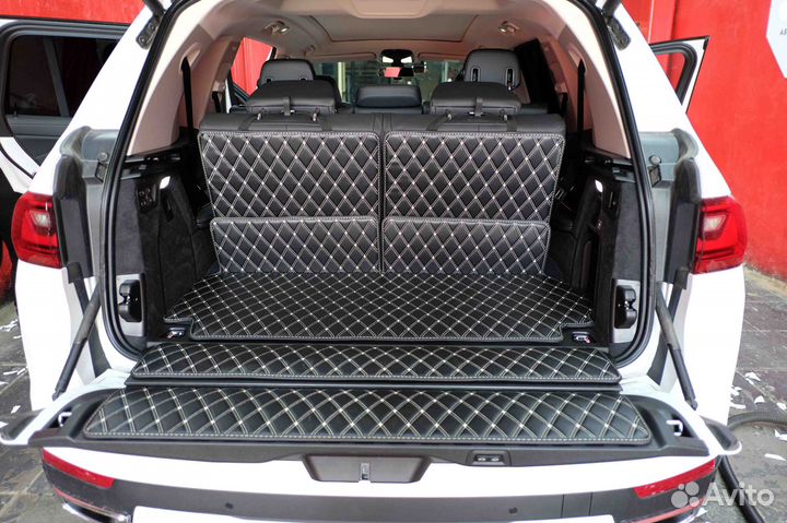 3D коврики в багажник BMW X7 2021