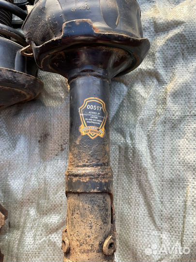 Амортизатор передний VW Passat B3