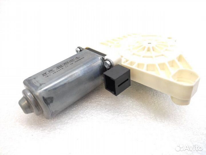 Моторчик стеклоподъемника передний левый Audi Q5