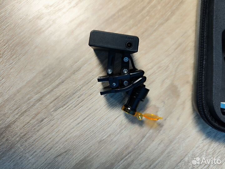 Беспроводной свет к бинокулярам