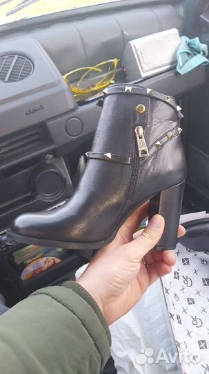 Полусапожки женские 38 размера на каблуке